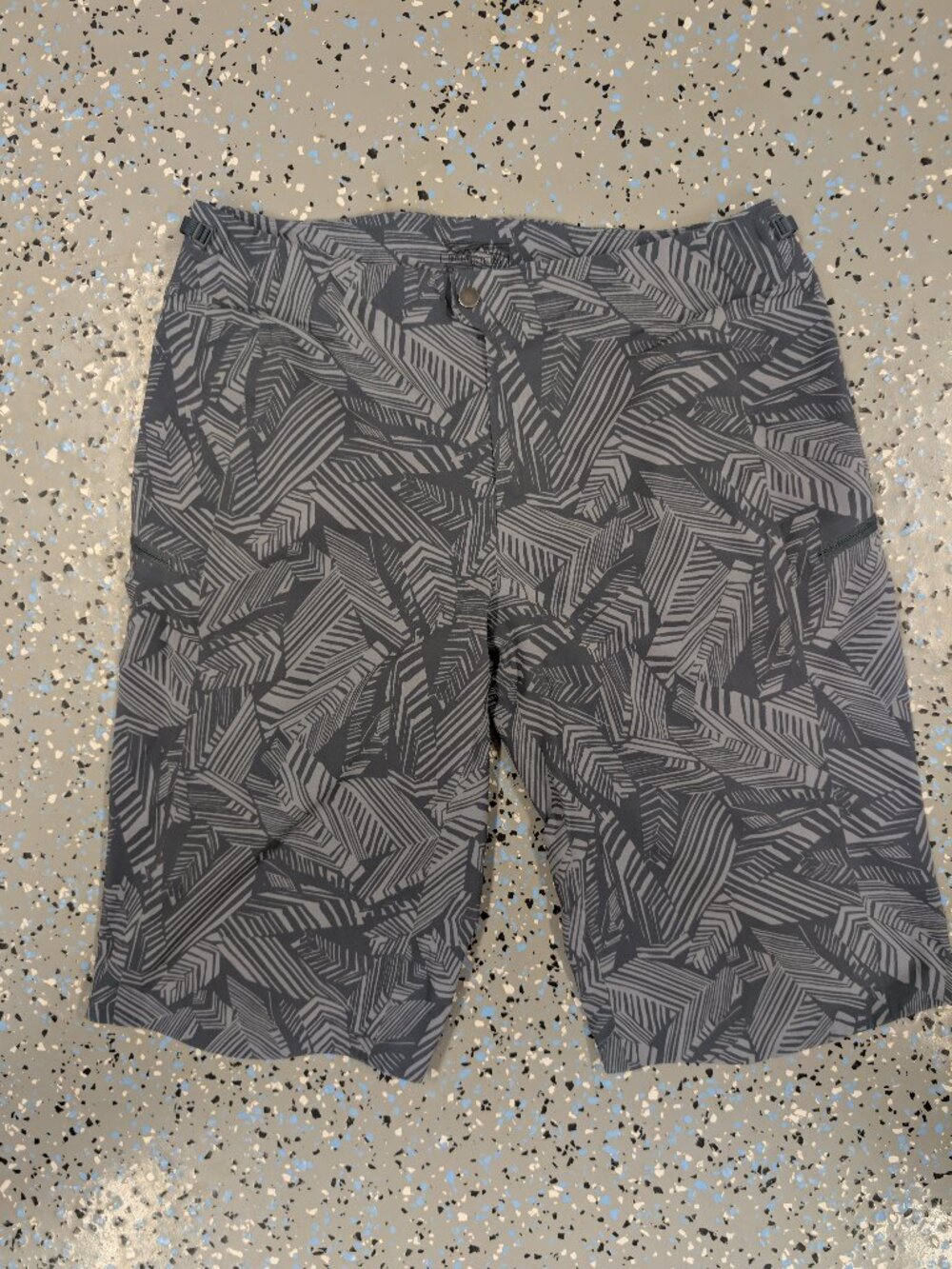 Patagonia Women's Dirt Roamer Bike Shorts 12.5" Size 10 Kelp Ka-Pow Plume Grey